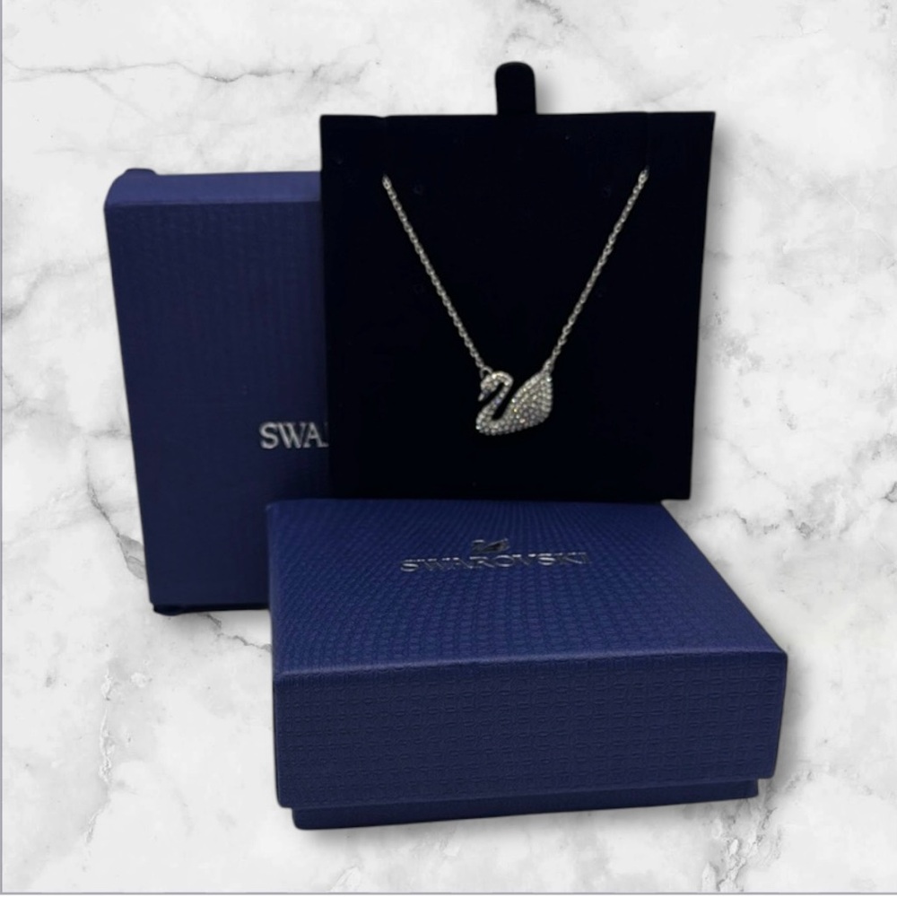 Swarovski Silver Swan Necklace NIB